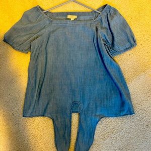 Top with tie waist &ruffled sleeve, light blue